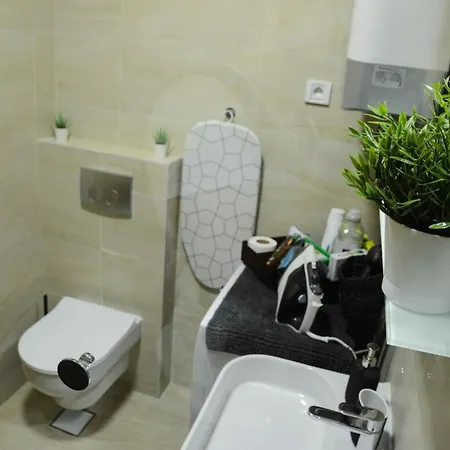 Tesla 70 Apartment With Secure Parking In The Garage Novi Sad Exterior photo