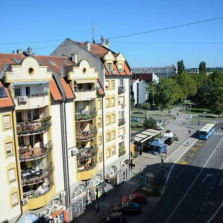 Tesla 70 Apartment With Secure Parking In The Garage Novi Sad Exterior photo