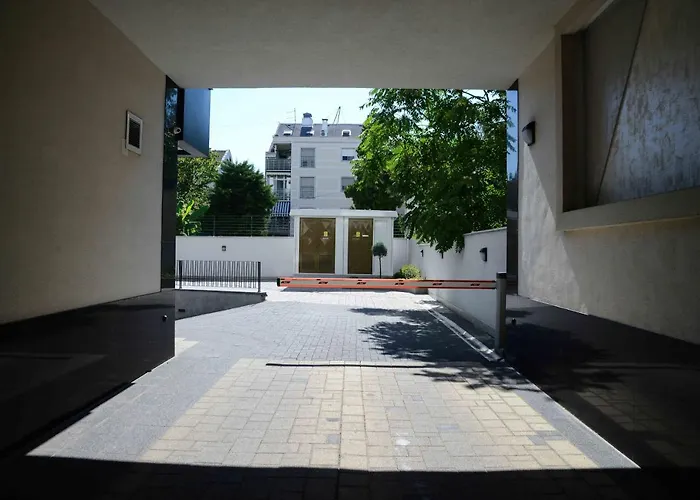 Tesla 70 Apartment With Secure Parking In The Garage