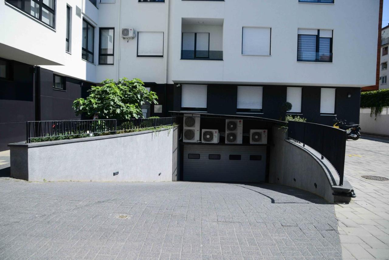 Apartman Tesla 70 With Secure Parking In The Garage Novi Sad